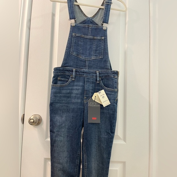 Levi’s Skinny Overalls size 27. BNWT runs small - Picture 3 of 6